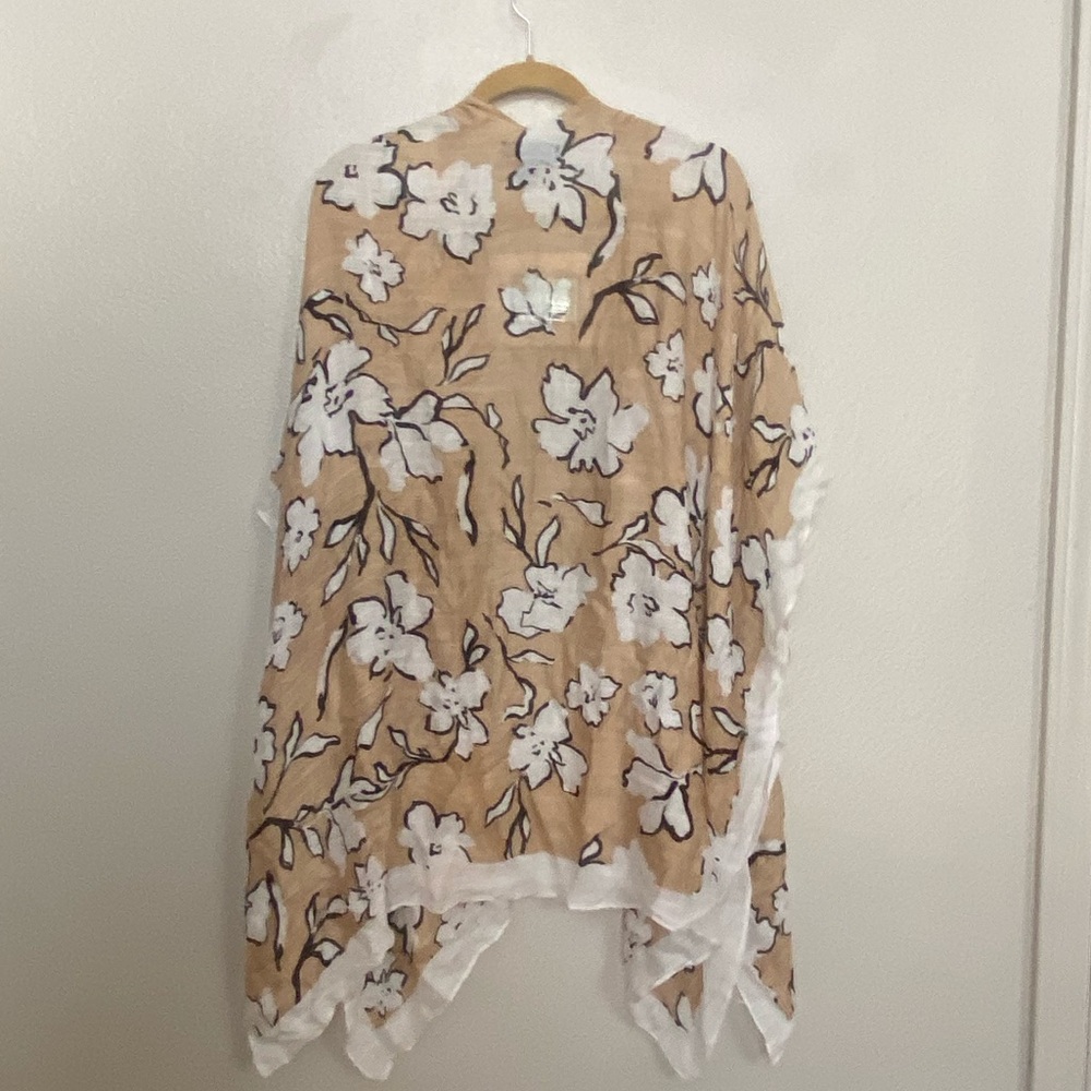 RACHEL Rachel Roy Floral Kimono in Tan and White - Picture 3 of 3